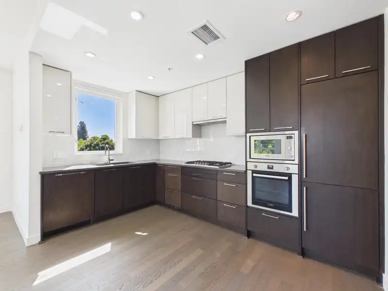 209 4033 MAY DRIVE - photo 4 of 25
