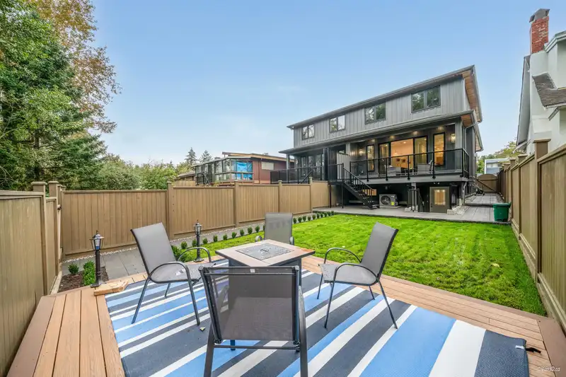3134 E 63RD AVENUE - photo 4 of 15