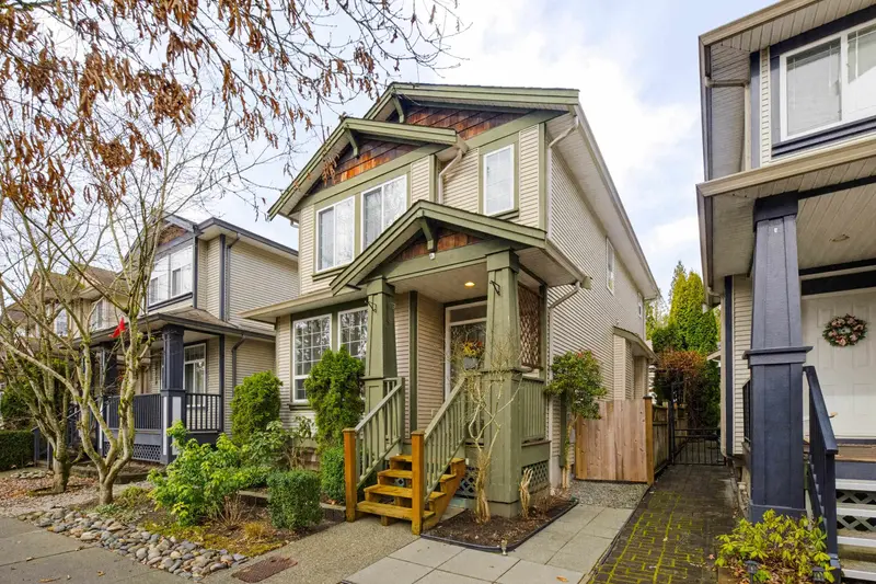 24121 102A AVENUE - photo 2 of 25