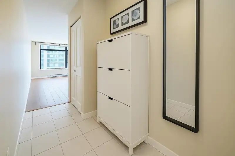 906 6351 BUSWELL STREET - photo 4 of 19