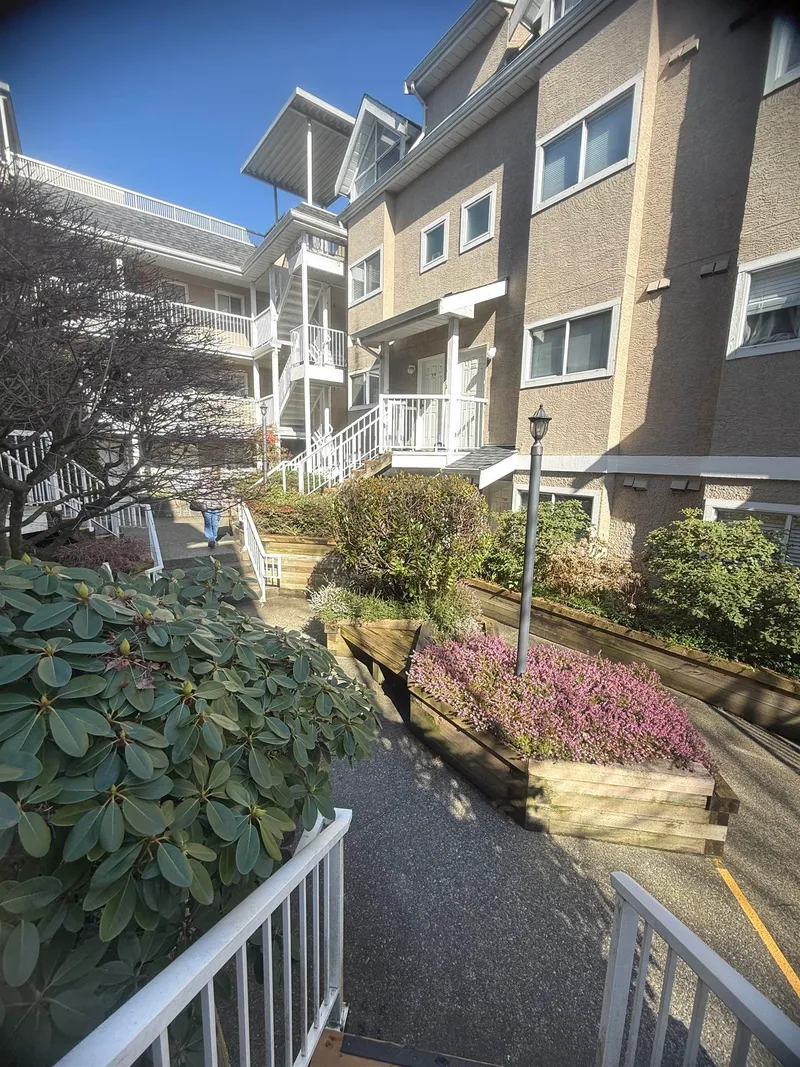 202 3683 WELLINGTON AVENUE - photo 1 of 13