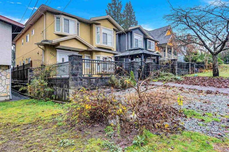 7332 1ST STREET - photo 4 of 25