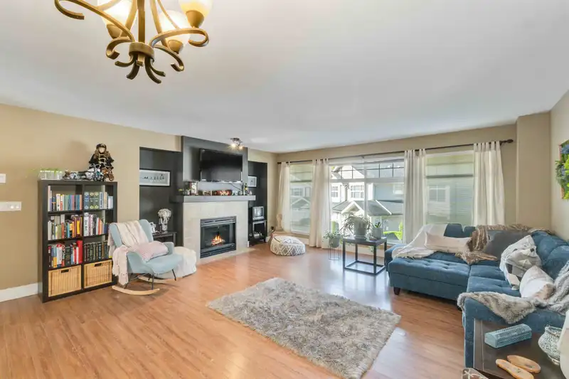 26 23343 KANAKA WAY - photo 4 of 25