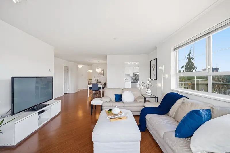 407 15268 105 AVENUE - photo 2 of 23