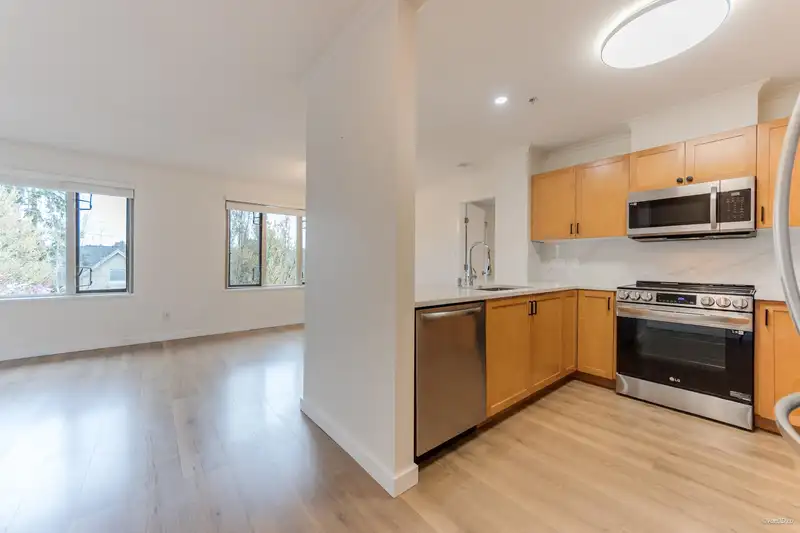 407 38 SEVENTH AVENUE - photo 2 of 29