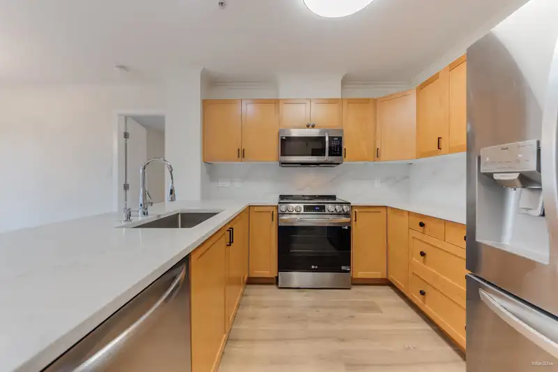 407 38 SEVENTH AVENUE - photo 3 of 29