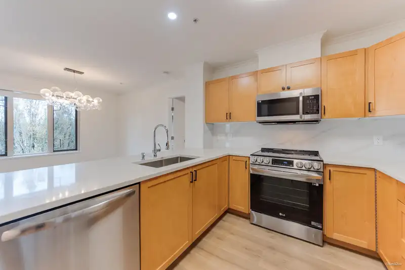 407 38 SEVENTH AVENUE - photo 4 of 29