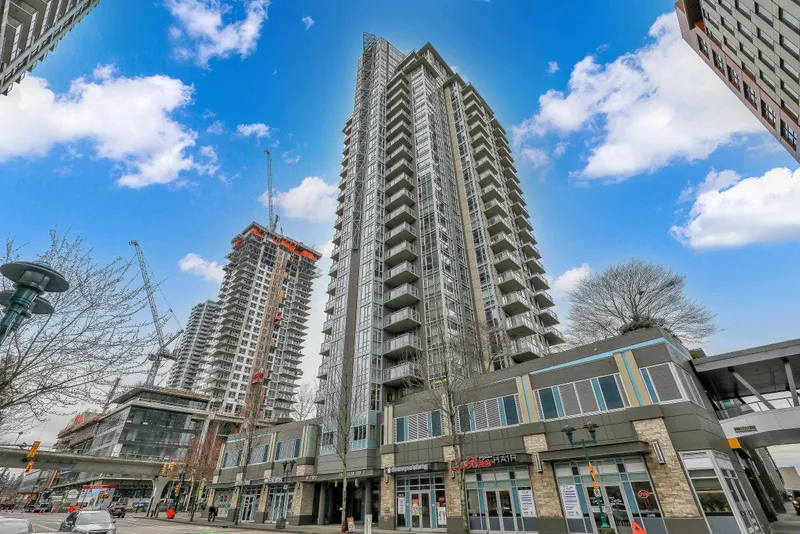 1002 3008 GLEN DRIVE - photo 1 of 25