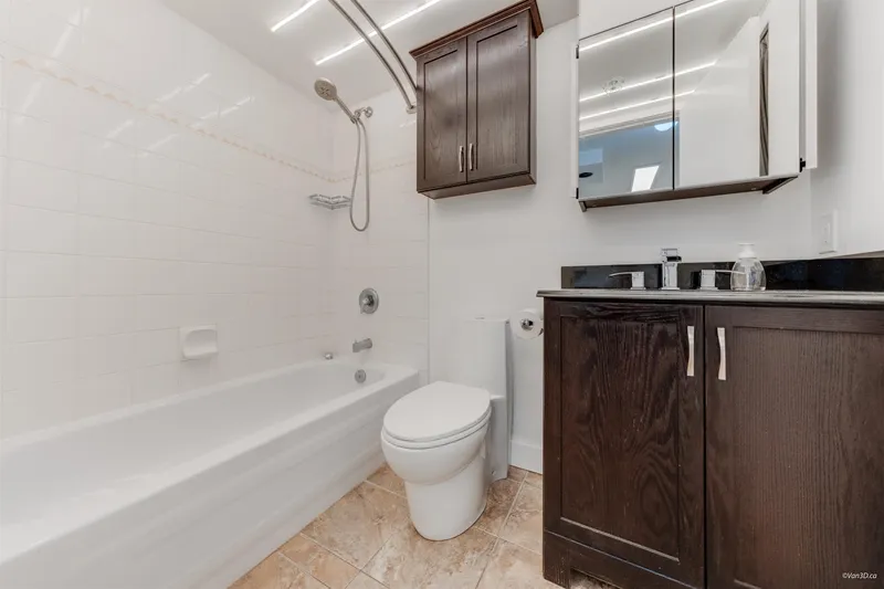 606 720 CARNARVON STREET - photo 3 of 23