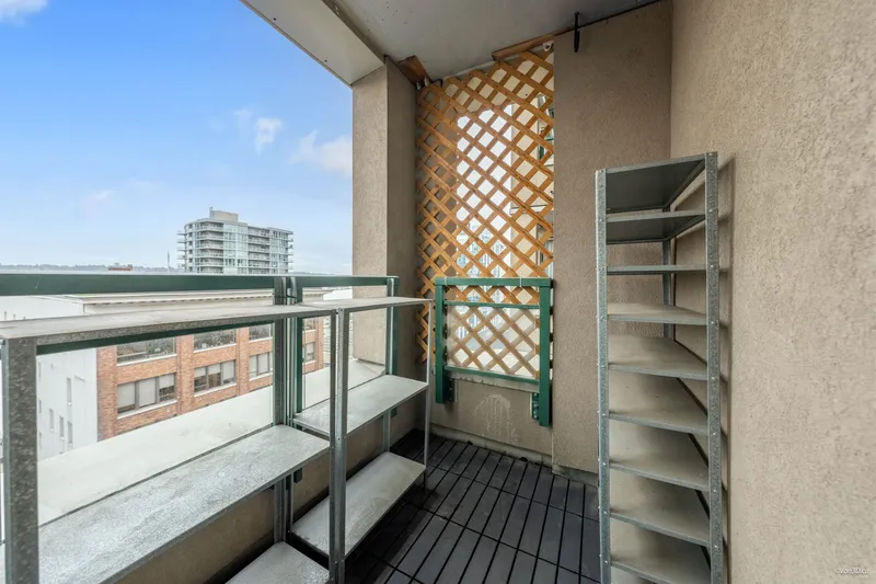 606 720 CARNARVON STREET - photo 4 of 23