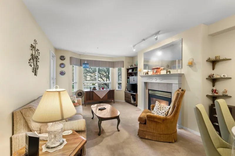 208 13475 96 AVENUE - photo 4 of 25