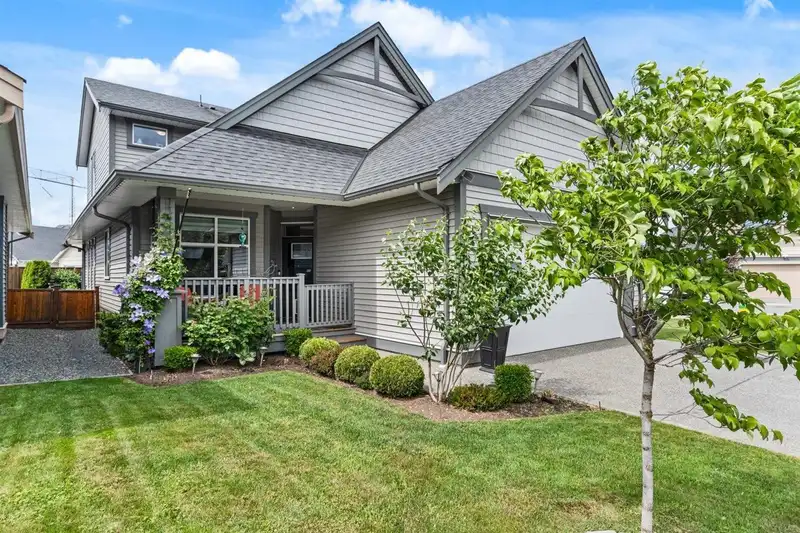 22 6211 CHILLIWACK RIVER ROAD - photo 2 of 40