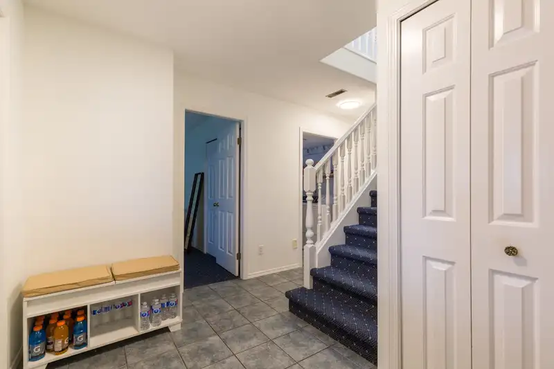 15450 91A AVENUE - photo 3 of 40