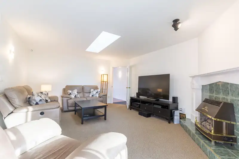 15450 91A AVENUE - photo 4 of 40