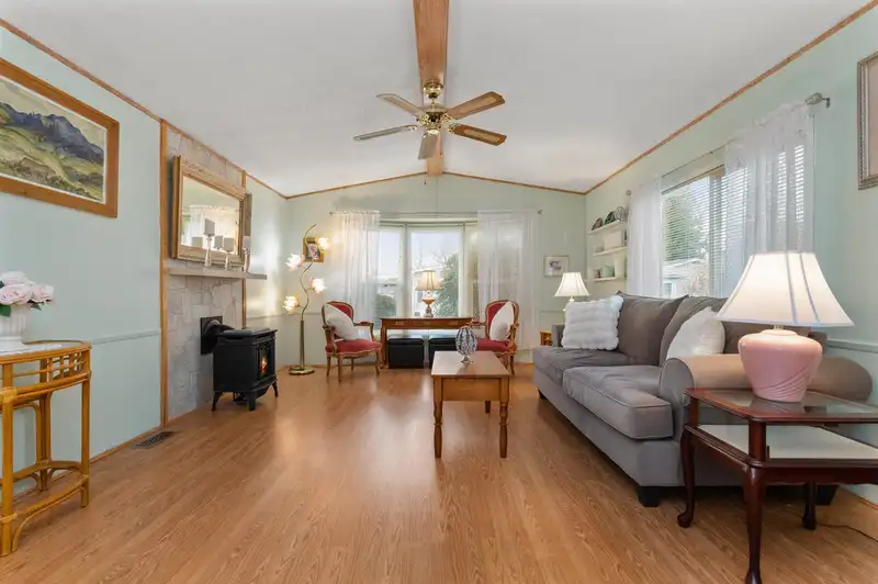 81 6035 VEDDER ROAD - photo 3 of 17