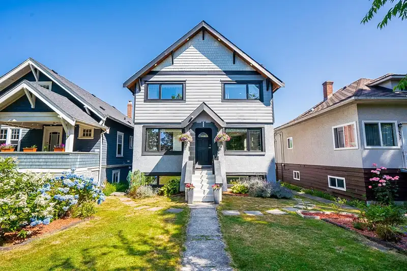 559 W 20TH AVENUE - photo 2 of 37