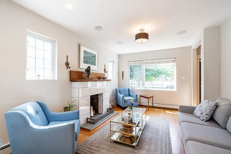 559 W 20TH AVENUE - photo 4 of 37