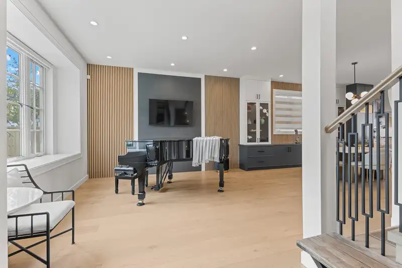 365 FELL AVENUE - photo 2 of 39