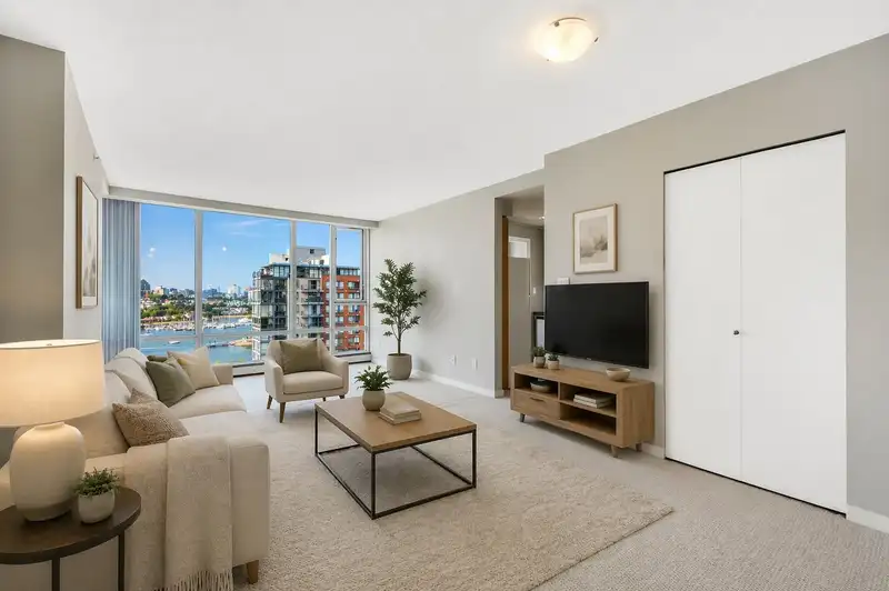 1901 1201 MARINASIDE CRESCENT - photo 3 of 24