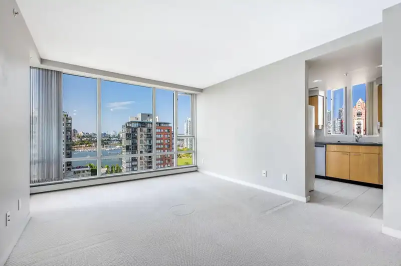 1901 1201 MARINASIDE CRESCENT - photo 4 of 24