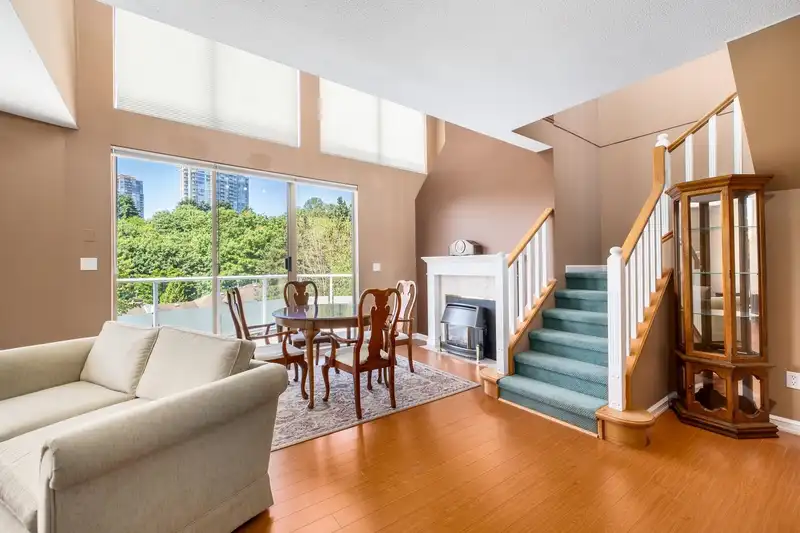 401 60 RICHMOND STREET - photo 1 of 28