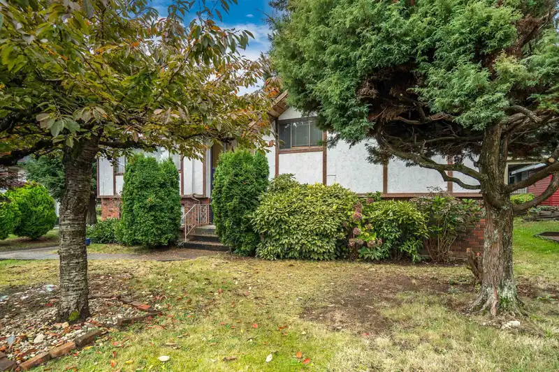 11766 KERR BAY - photo 2 of 40
