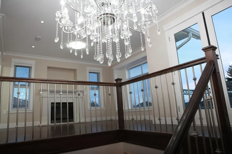 455 W 38TH AVENUE - photo 3 of 24