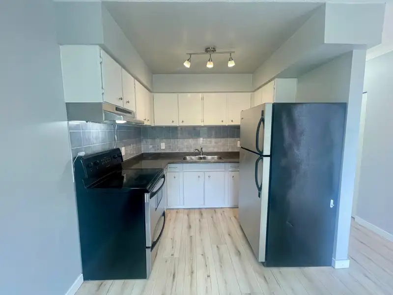 4 306 HIGHLAND WAY - photo 4 of 24