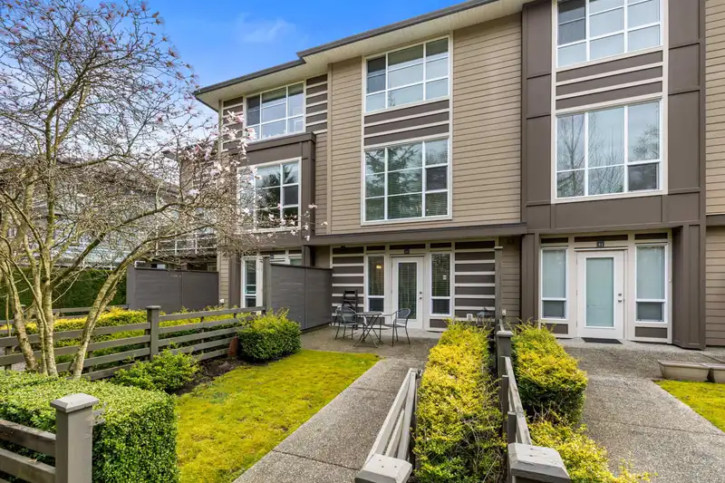 40 15405 31 AVENUE - photo 1 of 36