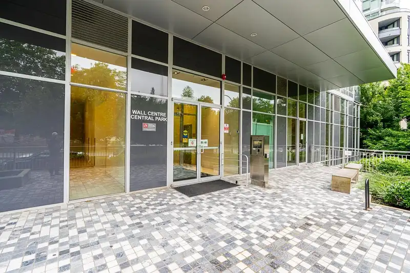1806 5515 BOUNDARY ROAD - photo 2 of 28
