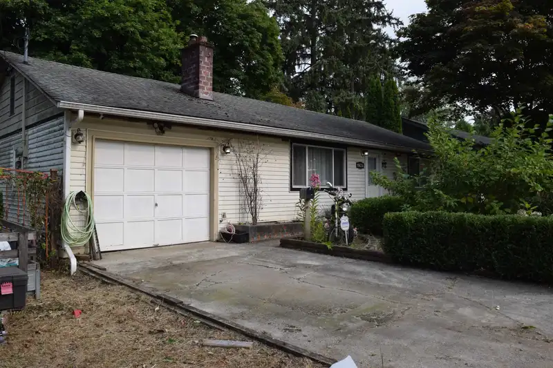 11624 212 STREET - photo 3 of 30