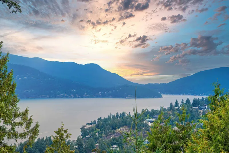 5343 MONTE BRE CRESCENT - photo 1 of 24