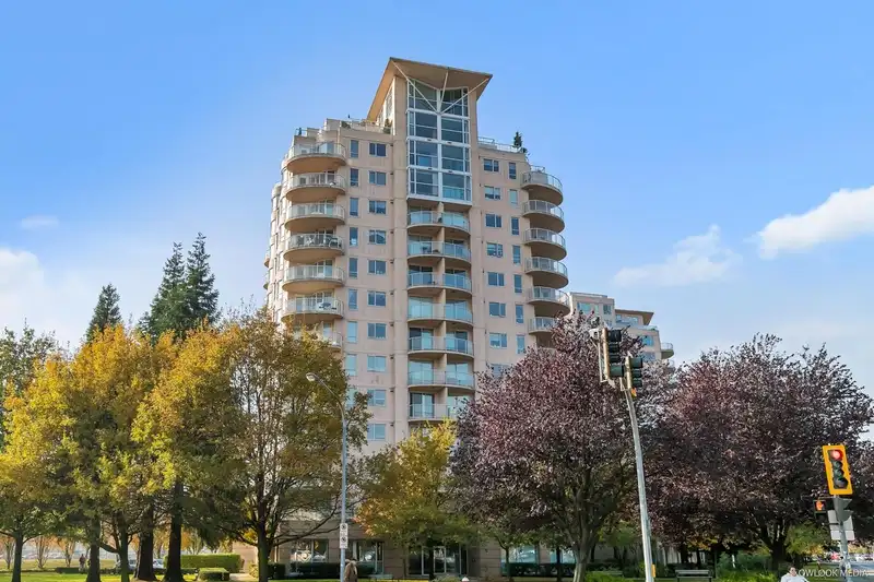 1402 7760 GRANVILLE AVENUE - photo 1 of 40
