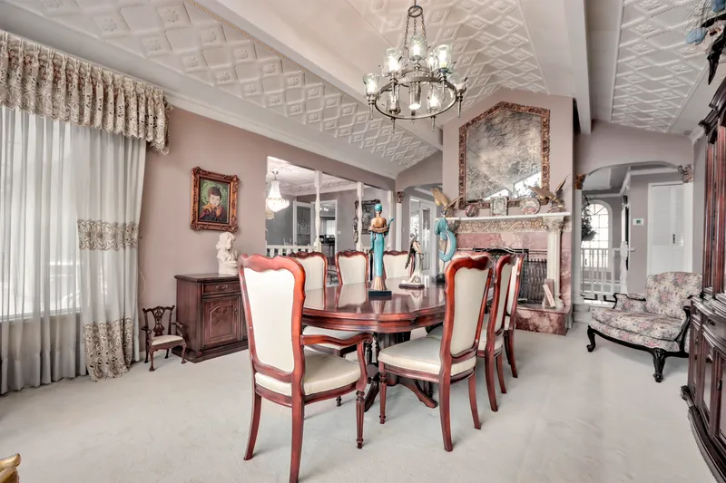 8850 DELVISTA DRIVE - photo 4 of 25