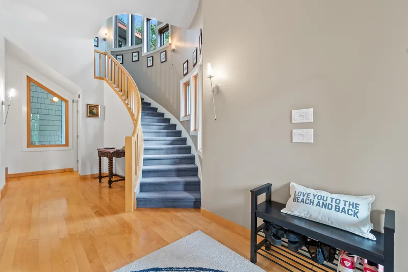 2919 TOWER HILL CRESCENT - photo 4 of 25