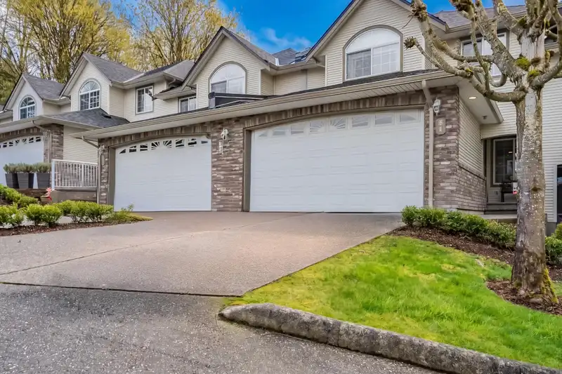 81 32777 CHILCOTIN DRIVE - photo 1 of 39