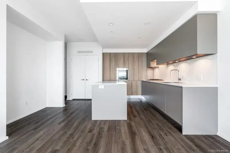 3902 3809 EVERGREEN PLACE - photo 4 of 26