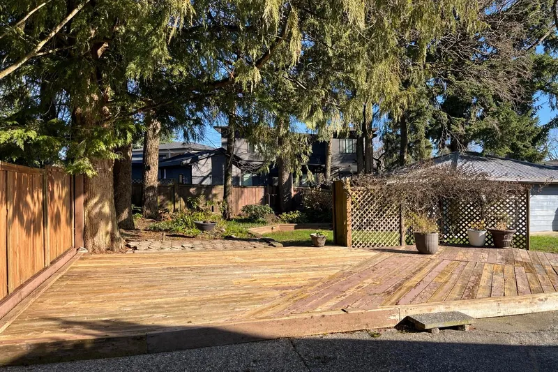 7594 118 STREET - photo 2 of 16