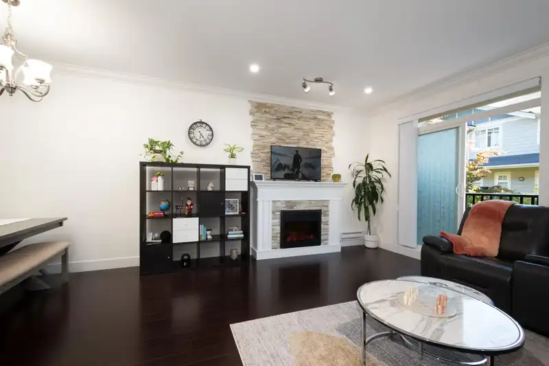 8 6383 140 STREET - photo 3 of 20