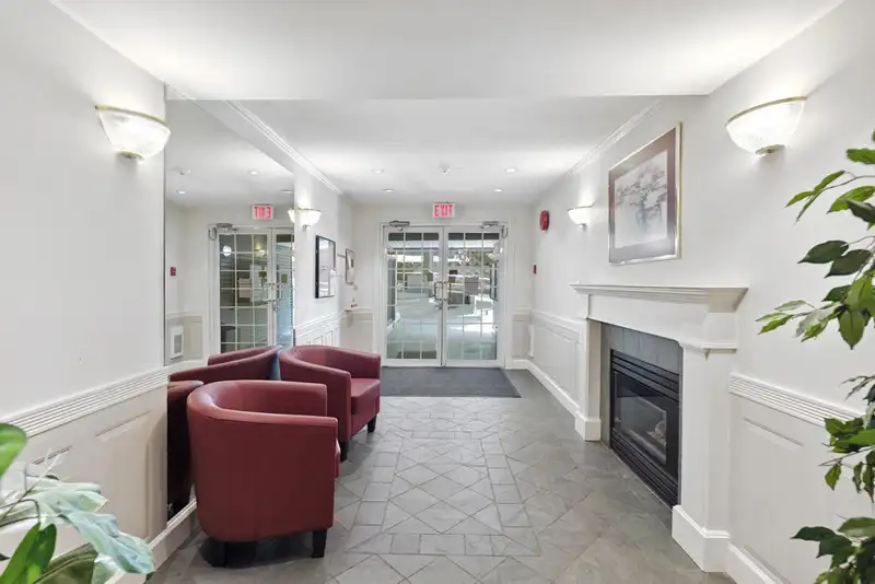 201 3733 NORFOLK STREET - photo 4 of 28