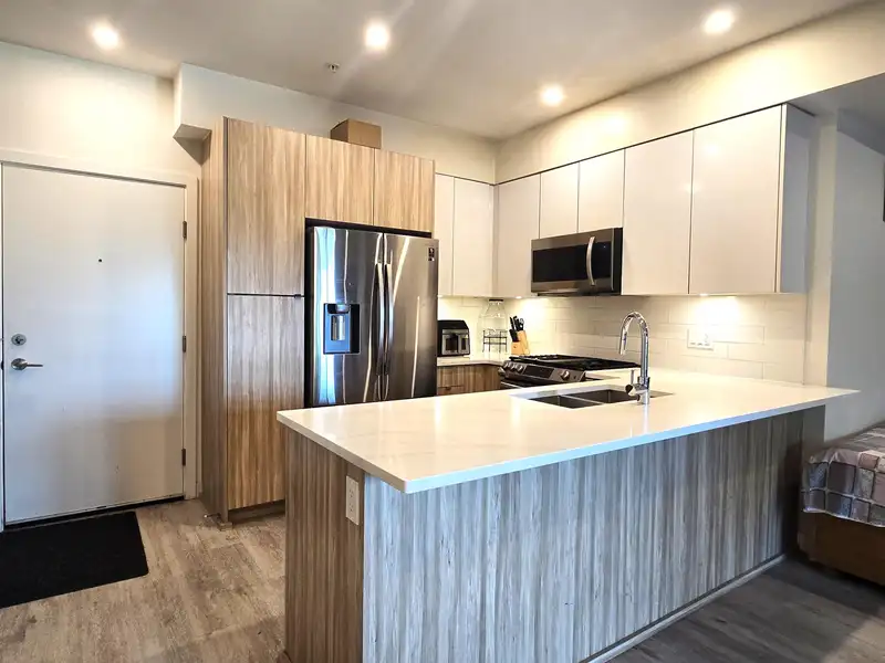 312 2649 JAMES STREET - photo 4 of 29