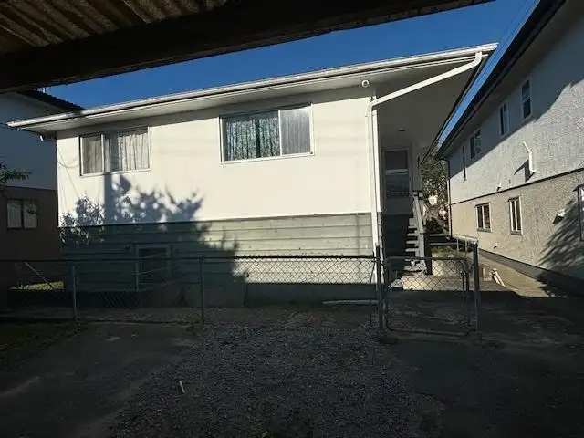 6955 GLADSTONE STREET - photo 2 of 3
