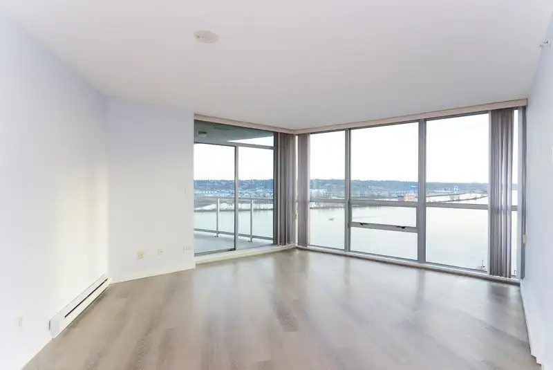 1809 14 BEGBIE STREET - photo 3 of 26
