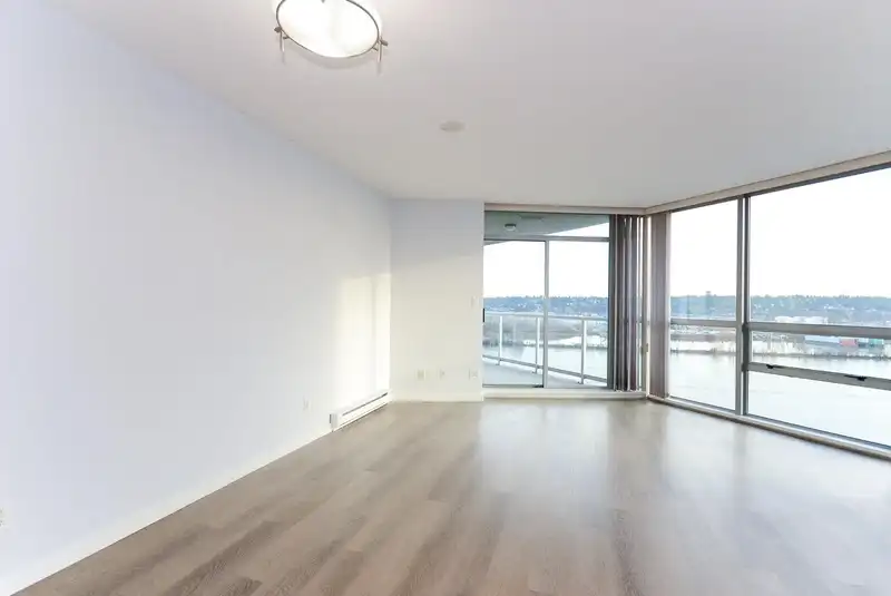 1809 14 BEGBIE STREET - photo 4 of 26