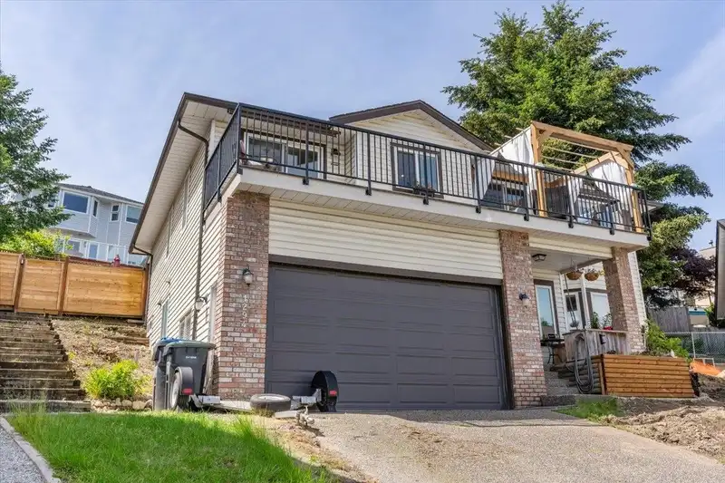 1294 RICARD PLACE - photo 1 of 31
