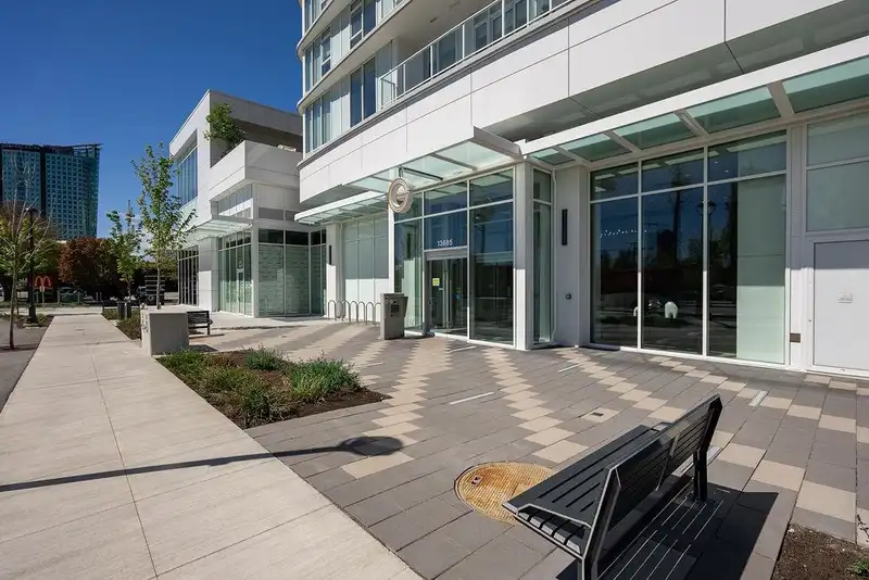 1409 13685 102 AVENUE - photo 2 of 40