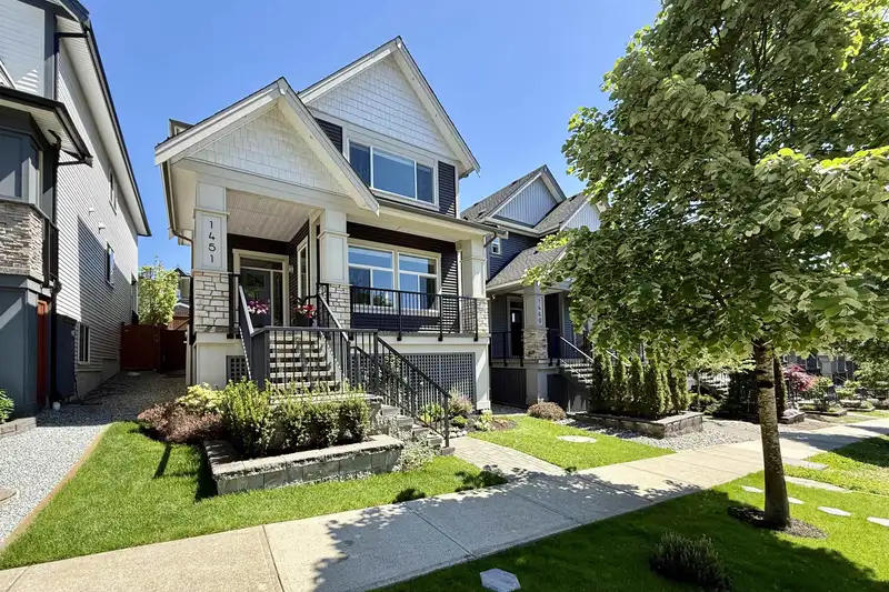1451 DAYTON STREET - photo 2 of 39