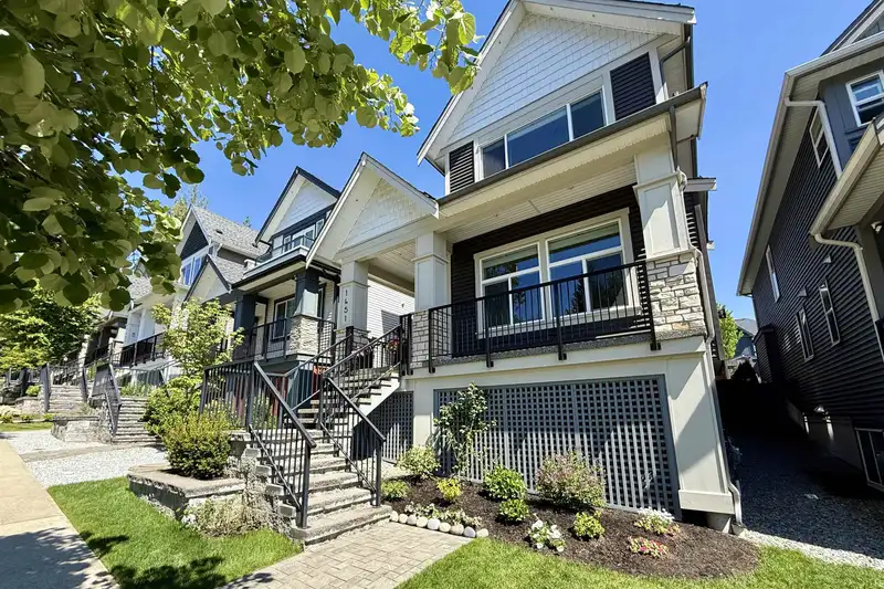 1451 DAYTON STREET - photo 3 of 39