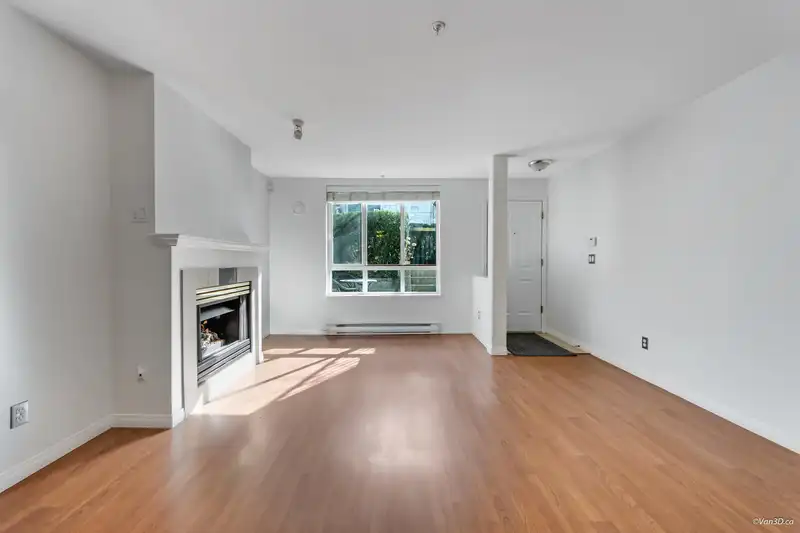 127 6588 SOUTHOAKS CRESCENT - photo 4 of 21