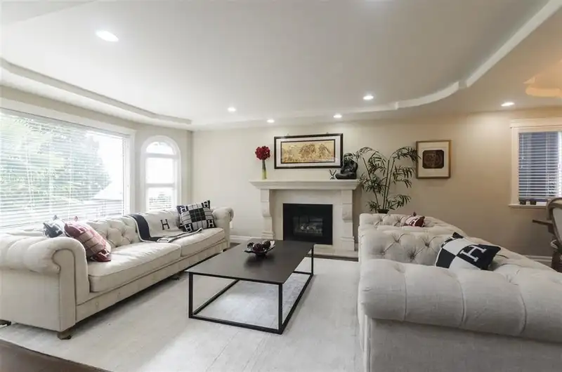 183 N HOWARD AVENUE - photo 2 of 18